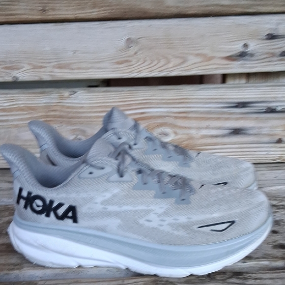 Hoka Clifton 9 Men's Light Gray Athletic Shoes - Picture 9 of 16